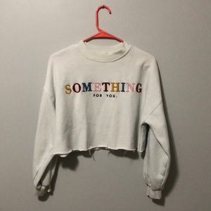 White embroidered cropped crew neck